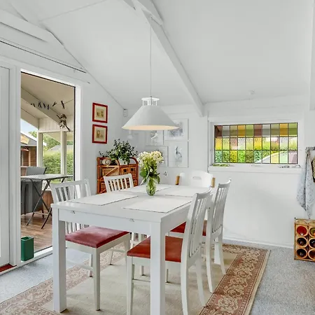Two-bedroom In Hébergement de vacances *